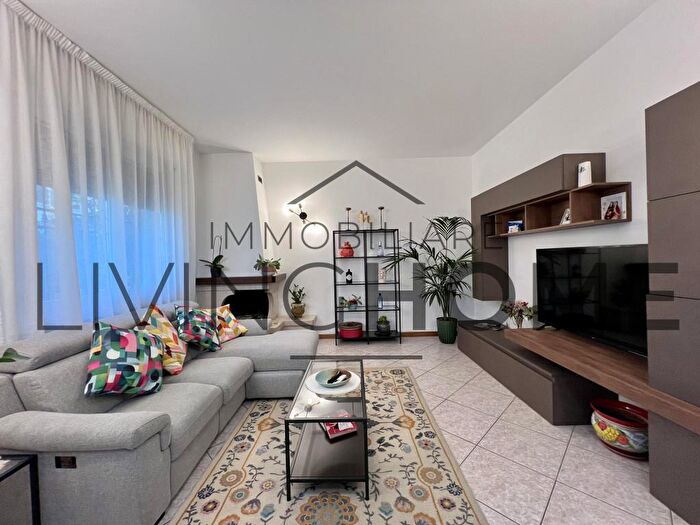 Casa con 5 locali in vendita in Via Cesenatico, Cesenatico