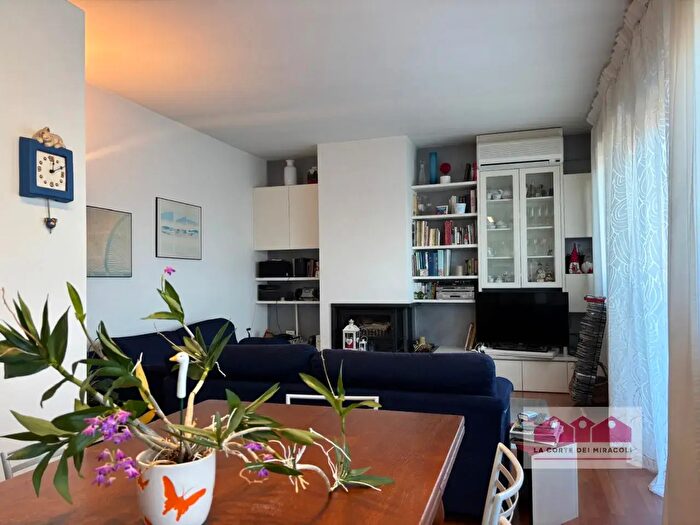 Appartamento quadrilocale in vendita in Via Claudio Monteverdi, Costabissara