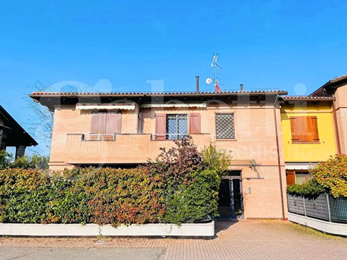 Appartamento trilocale in vendita in Via San Martino, Zola Predosa