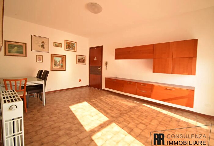 Appartamento trilocale in vendita in Via Reginaldo Pole, Verona