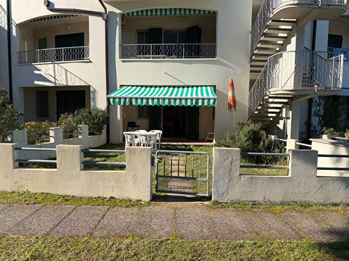 Appartamento trilocale in affitto in Via Jacopo della Quercia, Lido di Spina, Comacchio