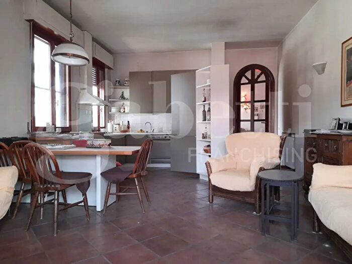 Casa con 5 locali in vendita in Via Ciro Menotti, Foligno