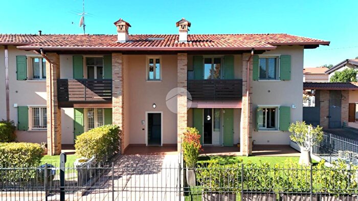 Appartamento trilocale in vendita in Via Sala, Cazzago San Martino