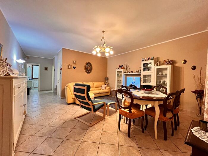 Casa trilocale in vendita in Capodimonte, Capodimonte