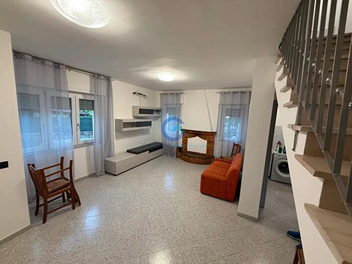 Casa con 6 locali in affitto in Via Cardinale Vincenzo Lauro, Catanzaro