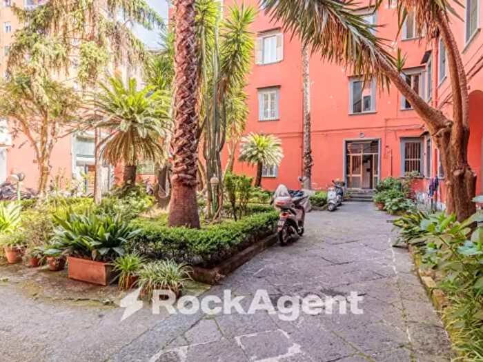 Appartamento bilocale in vendita in Via Don Luigi Sturzo, Napoli