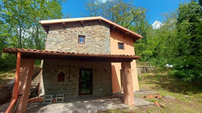 Casa con 5 locali in vendita in Via Porta Bardella, Bagni Di Lucca