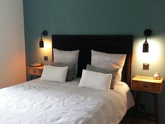 Appartamento quadrilocale in affitto in Via Pastrengo, Isola, Milano