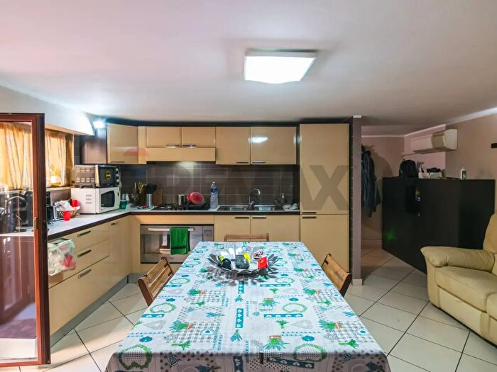 Appartamento quadrilocale in vendita in Via Duca degli Abruzzi, Catania