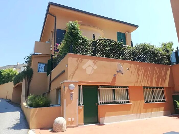 Appartamento bilocale in vendita in Via della Pineta, Arenzano