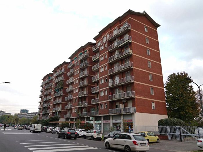 Appartamento trilocale in affitto in Via Lorenzo Valla, Chiesa Rossa, Milano