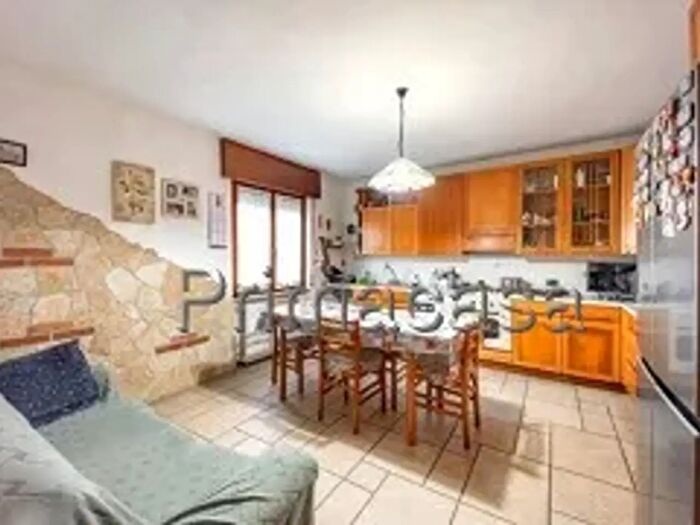 Casa con 8 locali in vendita in Via Oppi, Veronella