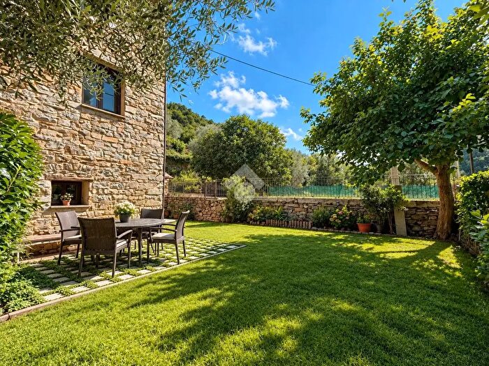Casa trilocale in vendita in Strada Santuario Acquasanta, Montalto Carpasio