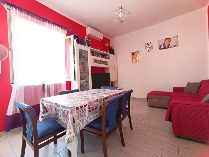 Appartamento con 5 locali in vendita in Via Ploaghe, Sassari