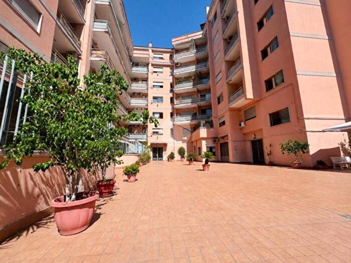 Appartamento trilocale in vendita in Via Ernesto Ricci, Soccavo, Napoli