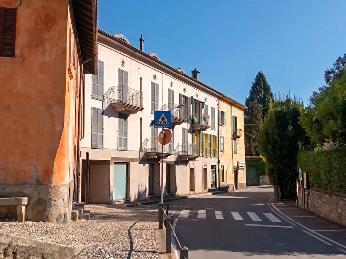Appartamento monolocale in vendita in Strada Statale Regina, Tremezzina