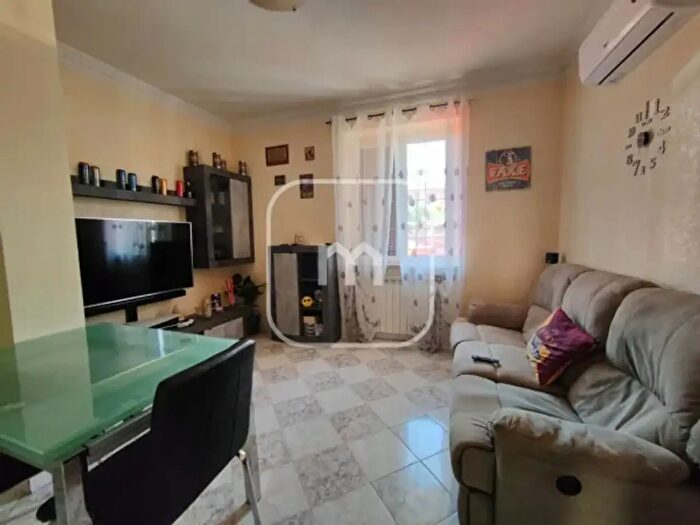 Appartamento trilocale in vendita in Via Bulzi, Roma