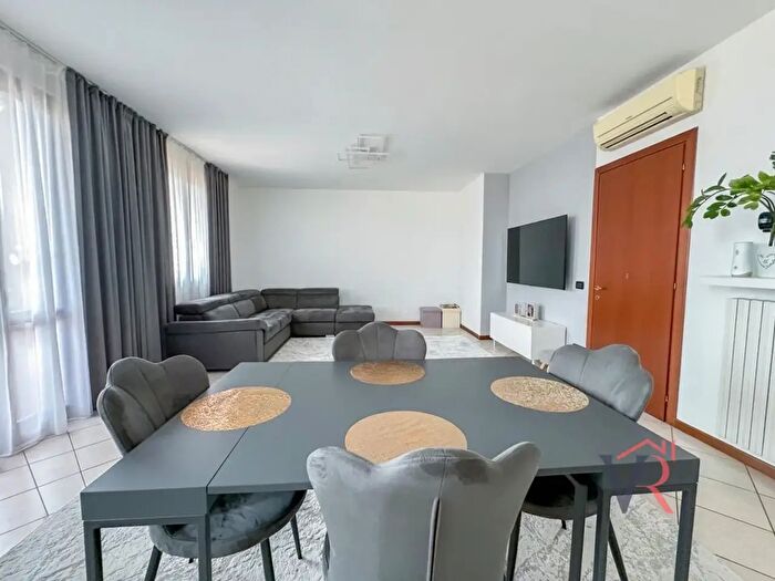 Appartamento trilocale in vendita in Via Moretto, Mairano