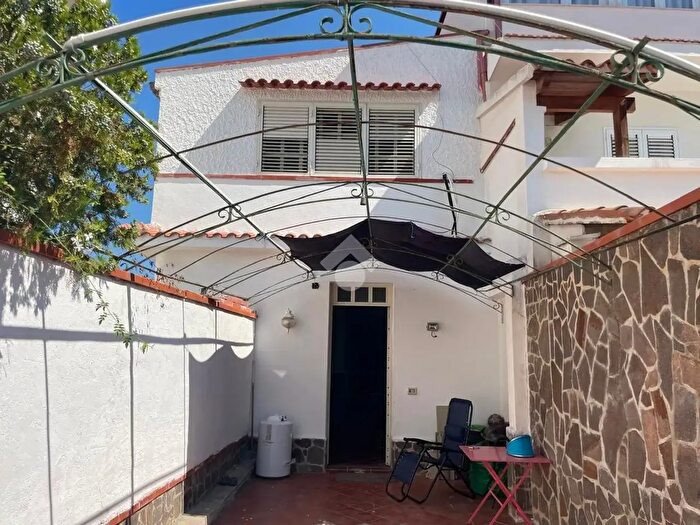 Casa con 5 locali in vendita in Via Zinnie, Carini