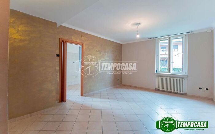 Appartamento trilocale in vendita in Via Zara, Magenta