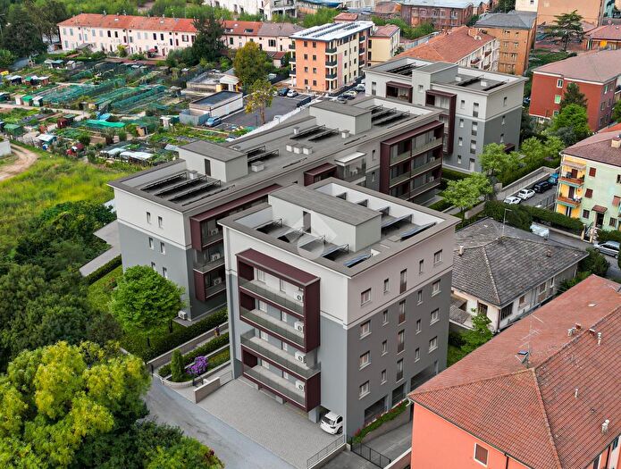 Appartamento trilocale in vendita in Via Giordano Corsini, Verona