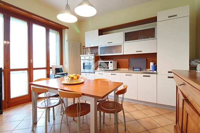 Casa con 8 locali in vendita in Via Celle, Villar Dora