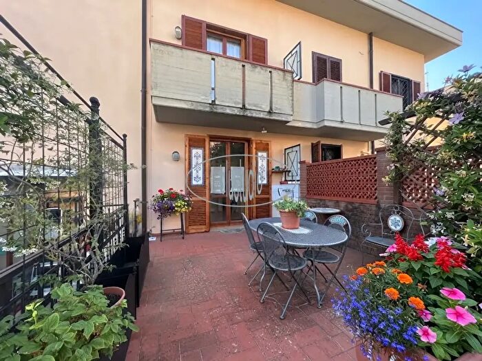 Casa con 7 locali in vendita in Castelfranco Piandiscò