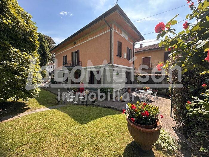 Casa con 5 locali in vendita in Via Dante, Cocquio Trevisago