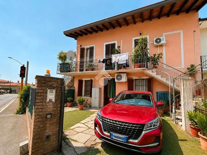Casa quadrilocale in vendita in Via a Crespi, Fara Gera D'Adda