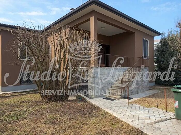 Casa quadrilocale in vendita in Lodi