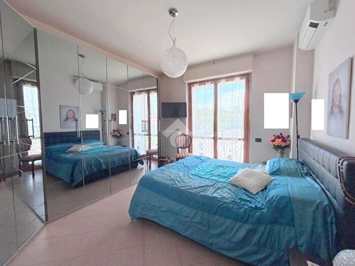 Appartamento trilocale in vendita in Via Rodolfo Bazzano, Asti