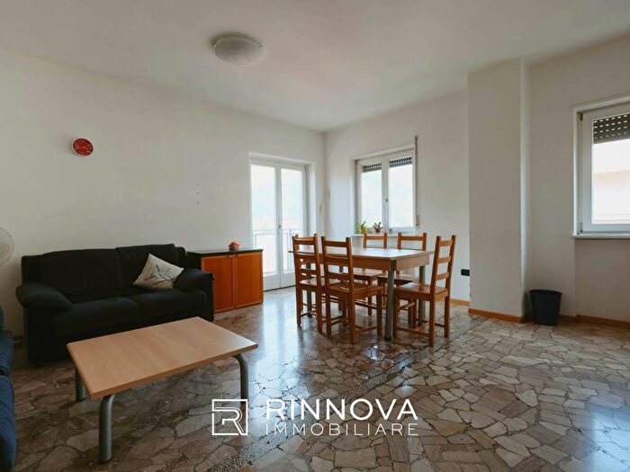 Appartamento trilocale in affitto in Via Giovanni e Tina Lorenzoni, San Pio X, Trento