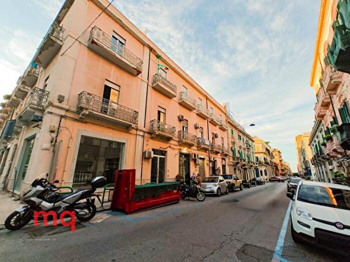 Appartamento con 6 locali in vendita in Via Nino Bixio, Messina