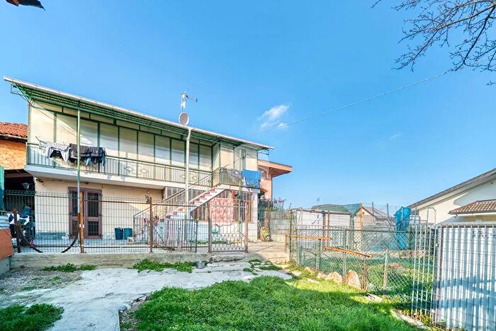 Casa con 5 locali in vendita in Borgata Giuè, Giaveno