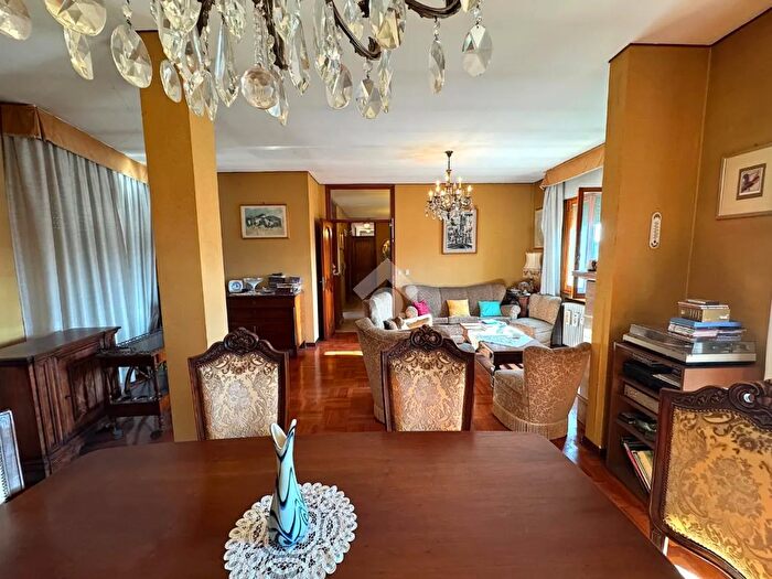 Appartamento con 5 locali in vendita in Via Sebastiano Giacomelli, Padova