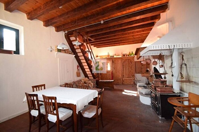 Appartamento trilocale in affitto in VICOLO GIASARA, Centro, Schio
