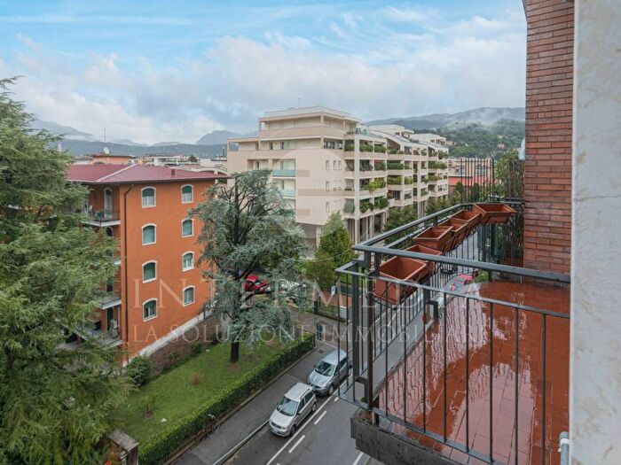 Appartamento trilocale in affitto in Via Massimo dAzeglio, Via Veneto Borgo Trento, Brescia
