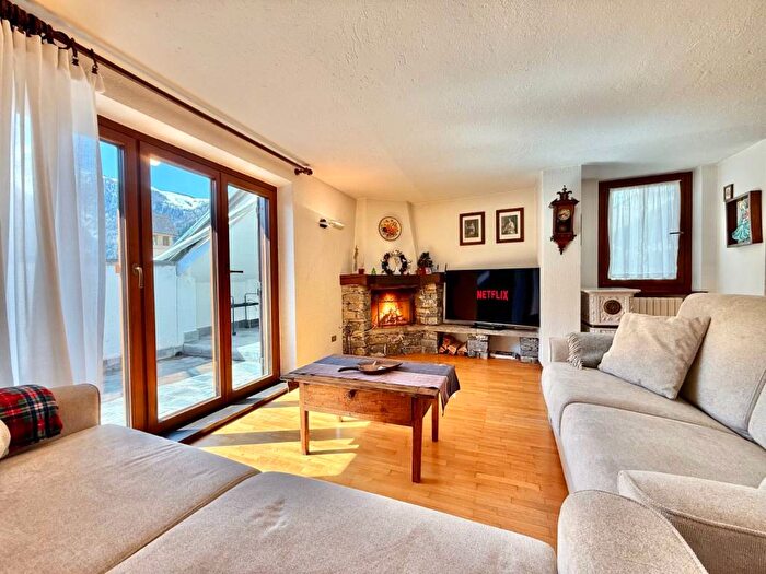 Casa con 5 locali in affitto in Via Roma, Centro, Courmayeur