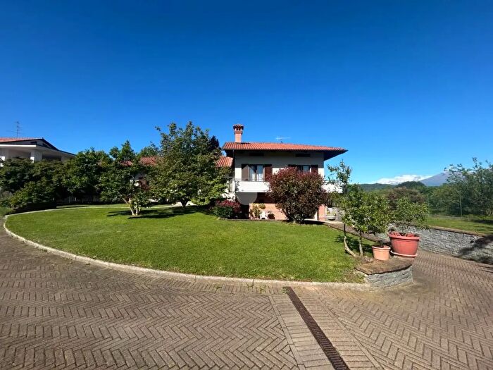 Casa con 8 locali in vendita in Via Nazionale, Mercenasco