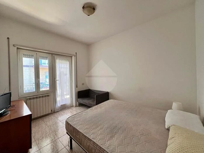 Appartamento trilocale in vendita in Roma