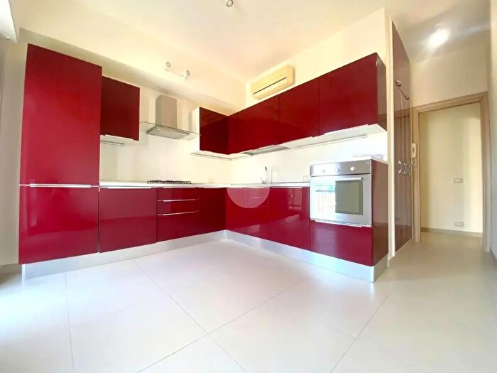 Appartamento quadrilocale in vendita in Via Cristofaro Scobar, Palermo