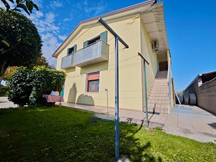 Appartamento con 5 locali in vendita in Teglio Veneto