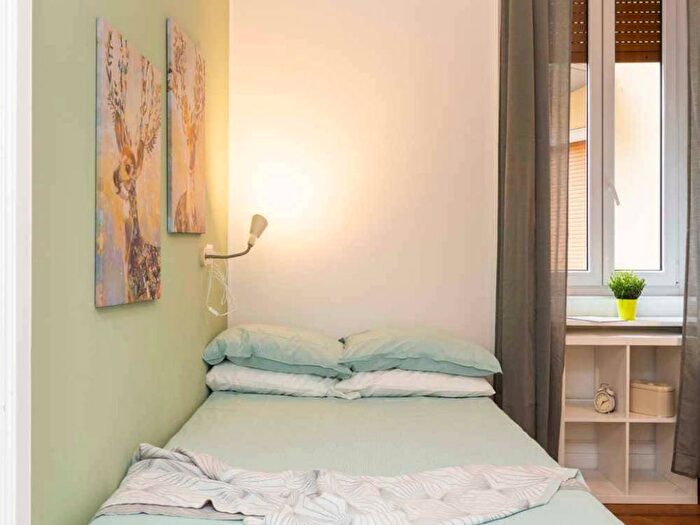Appartamento con 6 locali in affitto in Piazza Maria Adelaide di Savoia, Morgagni, Milano