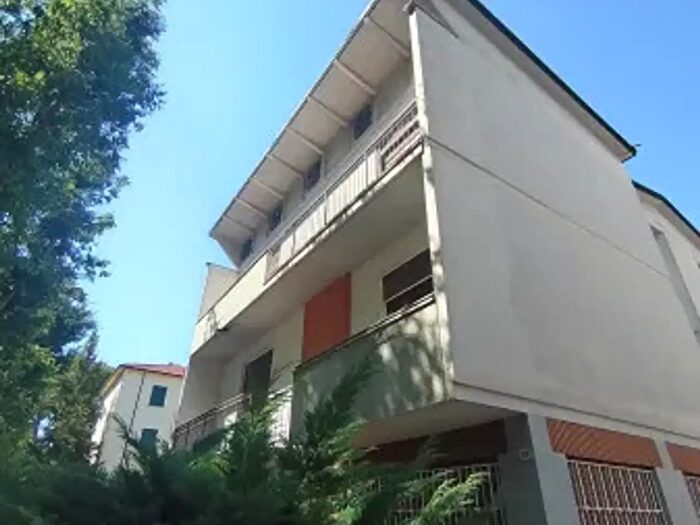 Appartamento con 5 locali in vendita in Viale Guglielmo Marconi, Lugo