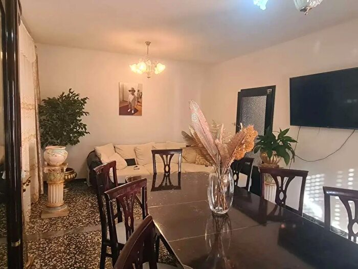 Casa con 9 locali in vendita in Prata Di Pordenone