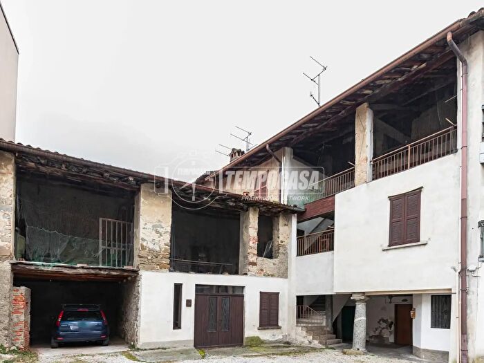 Casa con 5 locali in vendita in Via Giuseppe Parini, Oggiono