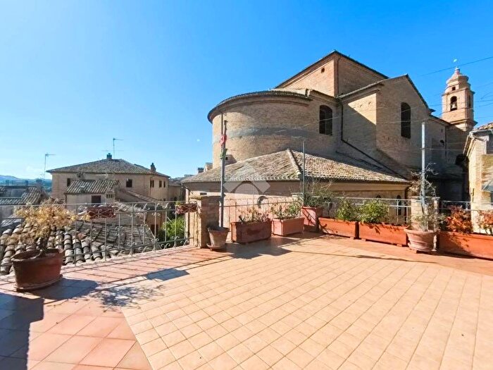 Appartamento con 6 locali in vendita in Vicolo della colonna, Civitanova Alta, Civitanova Marche