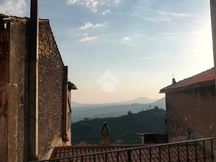 Appartamento trilocale in vendita in Via della Corda, Olevano Romano