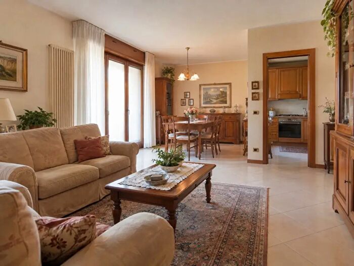 Appartamento quadrilocale in vendita in Via Vito Volterra, Padova
