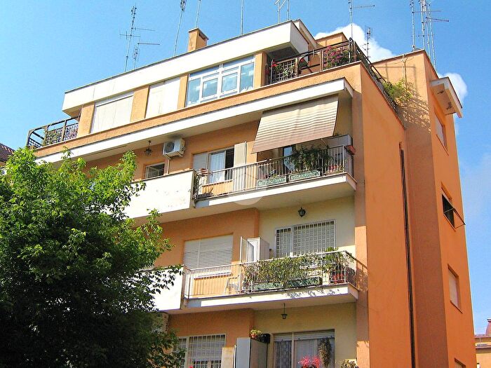 Appartamento bilocale in vendita in Via Carlo Lorenzini, Roma